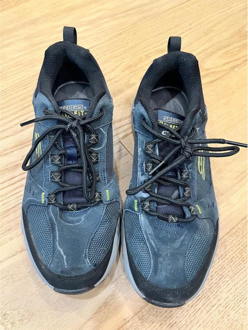 Skechers Relaxed Fit Sneakers – Size 9 (Navy/Green) – Worn 1 Week